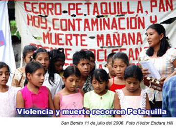 2006 protests: “Violence and death stalk Petaquilla”. The banner reads in part “Petaquilla Mountain: Bread today, contamination and death tomorrow.” (photo courtesy Hector Endara Hill)